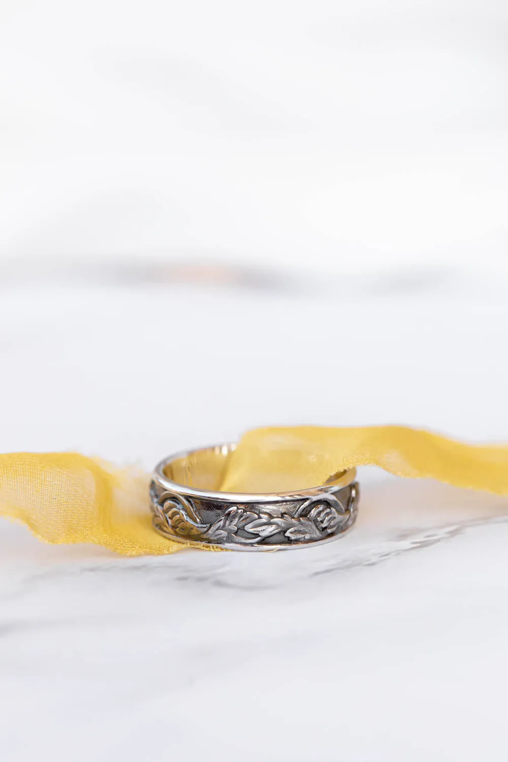 READY TO SHIP: Leaf wedding band in 14K white gold with black rhodium plating, RING SIZE 8.5 US