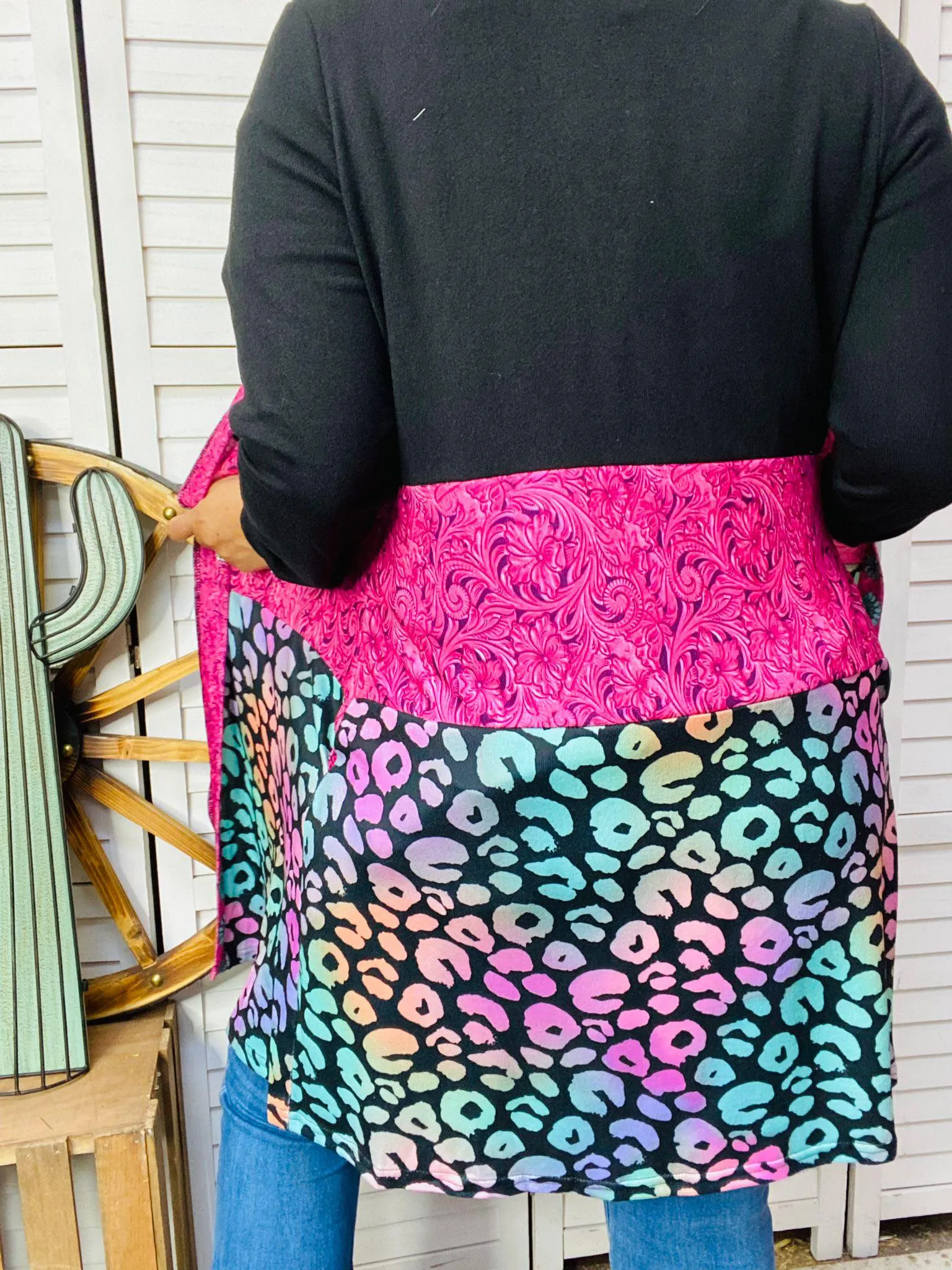 S/M : Pink Toole, Turquoise Concho, Multi Leopard Cardigan